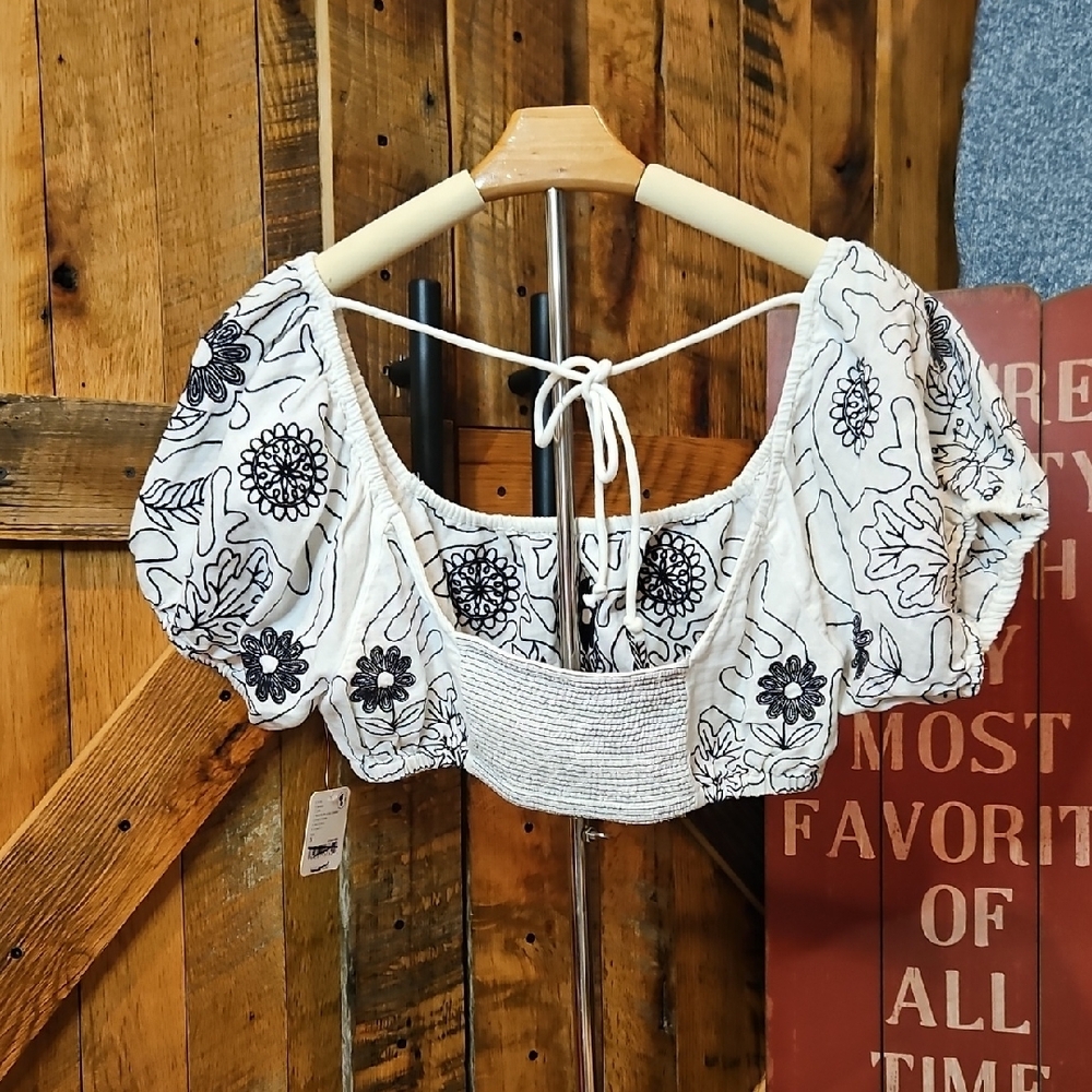 306 Free People White Crop Top with Black Floral Embroidery - Picture 5 of 9